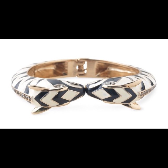 :: Stella & Dot⚜️🦓ExoticallyFun Kalahari Bangle✨ - Picture 8 of 10
